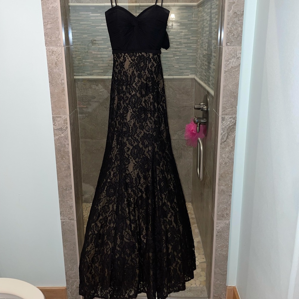Black Lace Mermaid Gown
